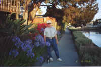 Venice_Beach_6-9-04_Num_2.jpg (370507 bytes)